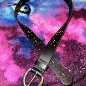Elegant Black Leather Belt with Silver Buckle